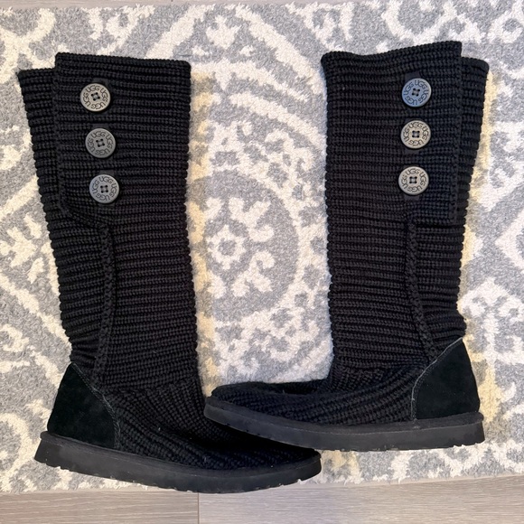 Classic tall Cardy UGGS - Picture 1 of 9